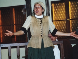2004	 - Frau Brigitte in "Der zerbrochne Krug"