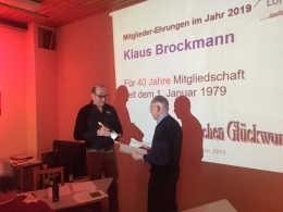 Klaus Brockmann wird geehrt (Foto: Stefanie Giebermann)